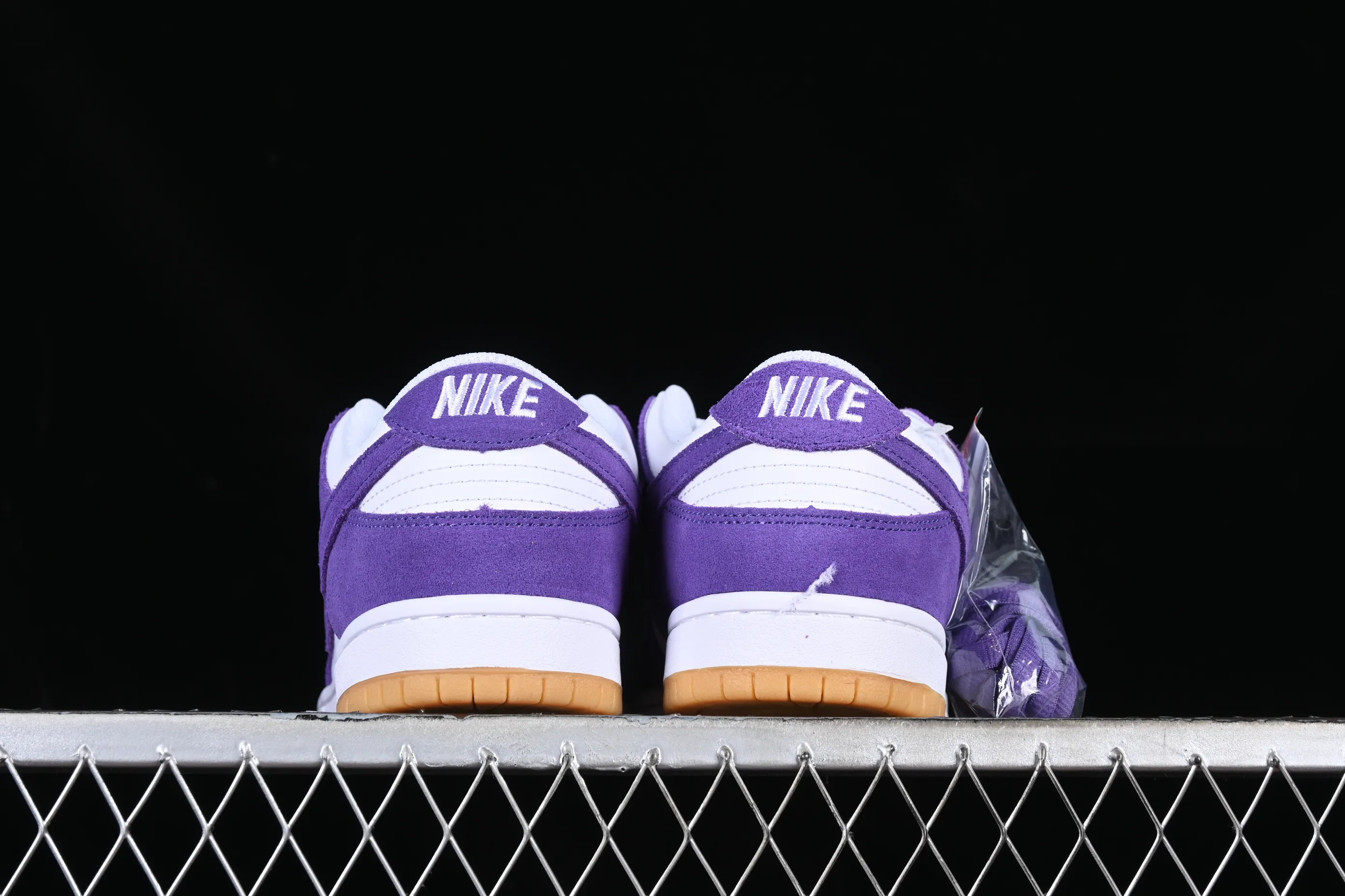 All categories Nk SB Dunk Series Nk SB Dunk Low low-top sneakers Cost-effective version Nk SB Dunk "Purple Suede" wicked purple color SB low-top casual sneakers DV5464-500